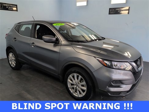 Used 2021 Nissan Rogue Sport S image 2