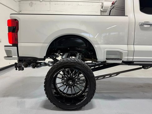 Used 2024 Ford F250 Limited image 15