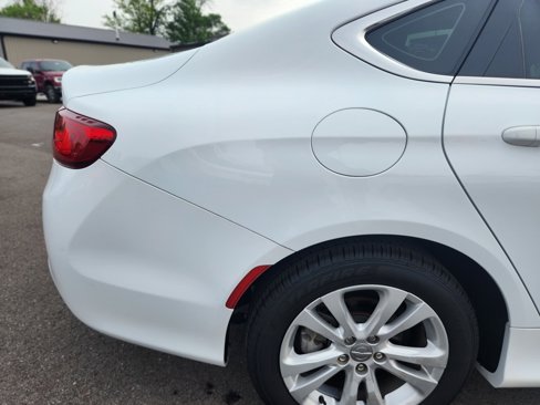 Used 2017 Chrysler 200 Limited Platinum image 20