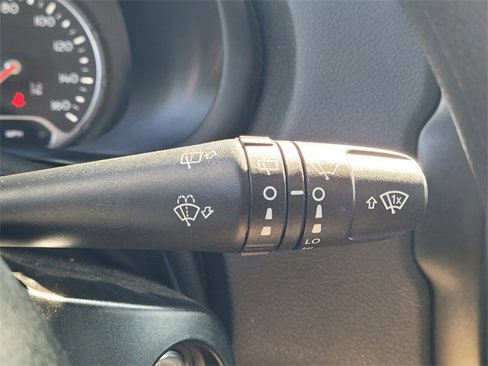 Certified 2023 Jeep Renegade Latitude image 15