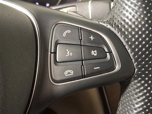 Used 2019 Mercedes-Benz GLC 300 4MATIC image 23