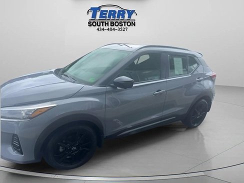 Used 2023 Nissan Kicks SR image 4