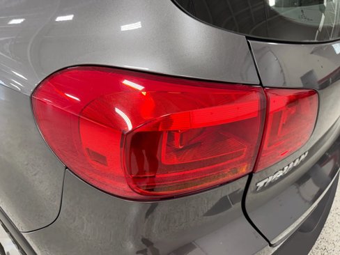Used 2016 Volkswagen Tiguan S image 9