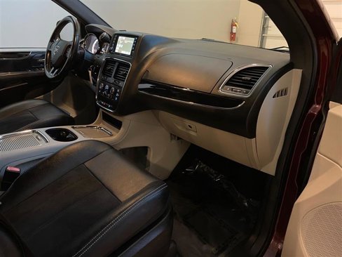Used 2019 Dodge Grand Caravan SXT image 53