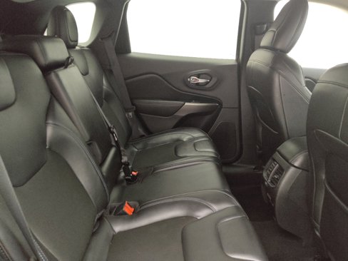 Used 2020 Jeep Cherokee Latitude Plus image 19