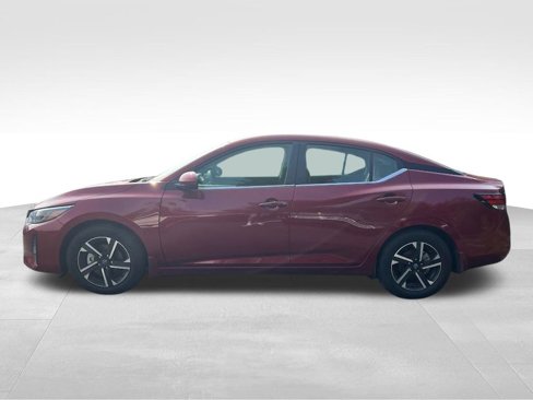 Used 2025 Nissan Sentra SV image 3