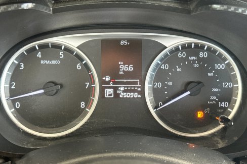 Certified 2022 Nissan Versa S image 22