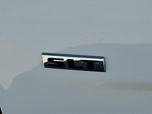 Used 2020 RAM 1500 Classic SLT image 14
