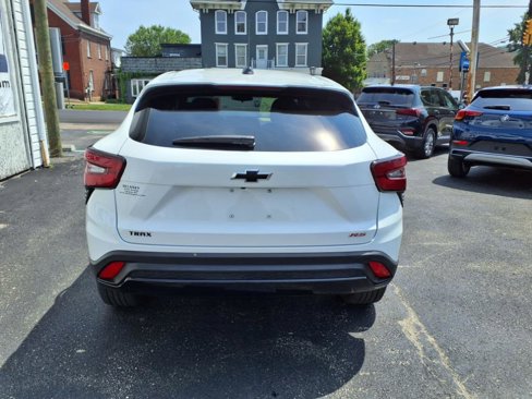 Certified 2025 Chevrolet Trax RS image 5