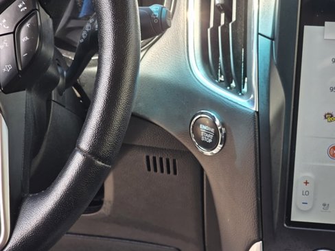 Used 2024 Ford Edge Titanium image 13