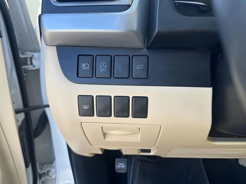 Used 2019 Toyota Highlander XLE image 28