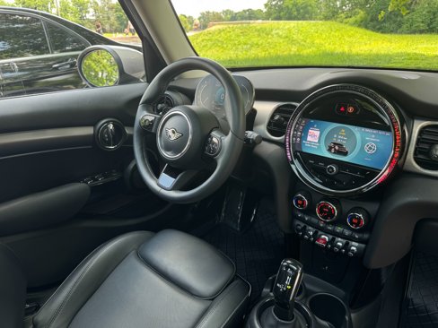 Used 2022 MINI Cooper S w/ Premium Package image 29