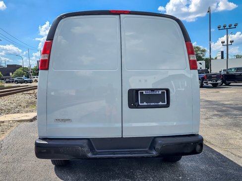 Used 2018 Chevrolet Express 2500 w/ Driver Convenience Package image 5