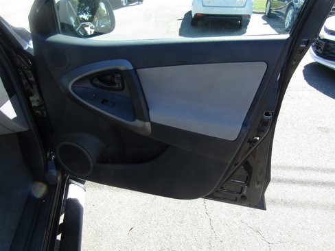 Used 2011 Toyota RAV4 2WD image 21
