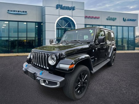 Used 2022 Jeep Wrangler Unlimited Sahara w/ Cold Weather Group image 4