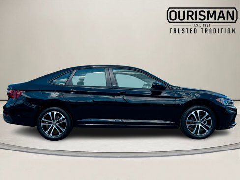 New 2025 Volkswagen Jetta Sport image 2
