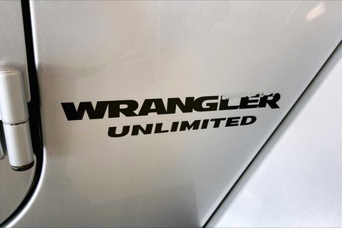 Used 2012 Jeep Wrangler Altitude image 7