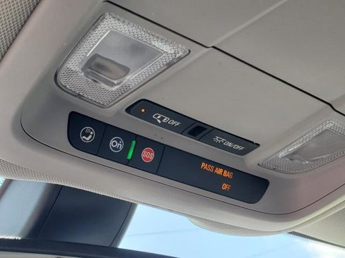 Used 2018 GMC Terrain SLE image 17