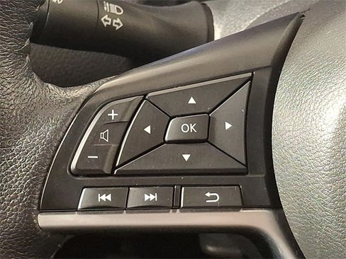 Used 2018 Nissan Rogue SV w/ Premium Package image 22