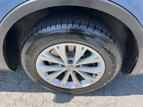 Used 2018 Volkswagen Tiguan SE image 10