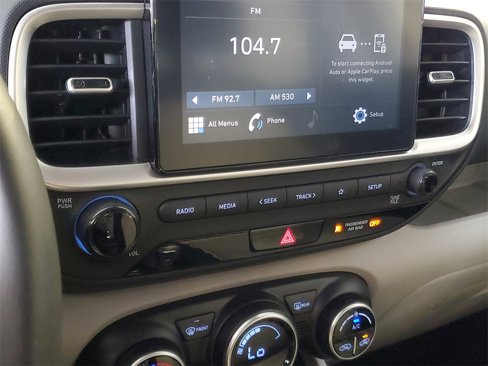 Certified 2022 Hyundai Venue SEL image 22