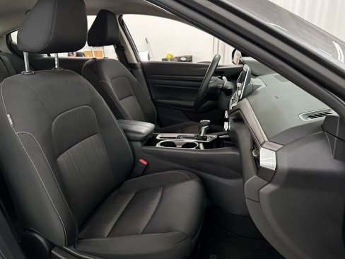 Used 2024 Nissan Altima 2.5 SV image 20