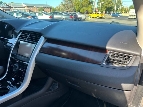 Used 2013 Ford Edge Limited image 11