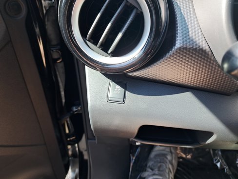 Used 2019 Nissan Kicks SV image 31