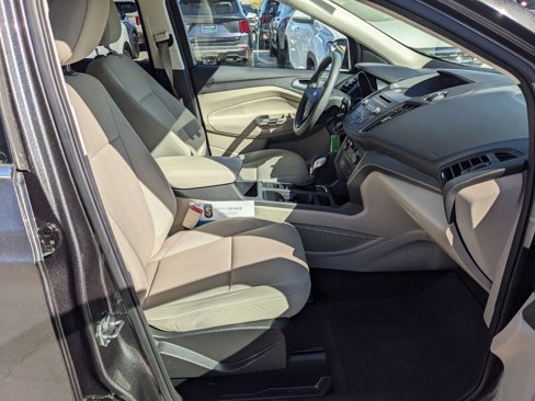 Used 2018 Ford Escape SE image 19