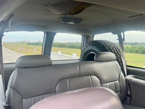 Used 1999 Chevrolet Suburban 4WD w/ Preferred Equipment Group 2 image 17
