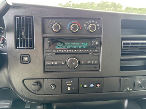 Used 2021 Chevrolet Express 3500 w/ Power Convenience Package image 4