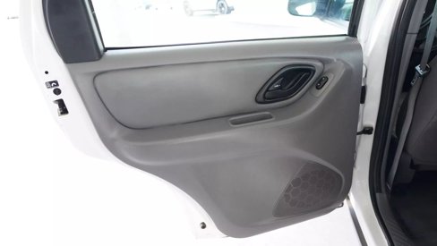 Used 2001 Ford Escape XLT image 17
