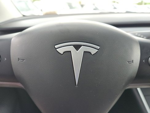 Used 2020 Tesla Model Y Long Range image 37