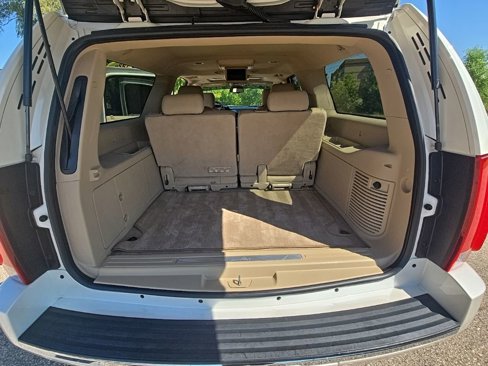 Used 2012 Cadillac Escalade ESV Luxury image 41
