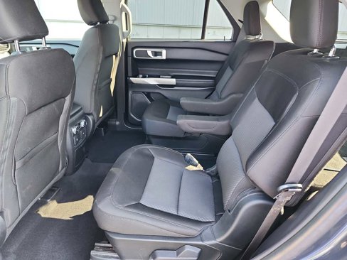 Used 2022 Ford Explorer XLT image 15