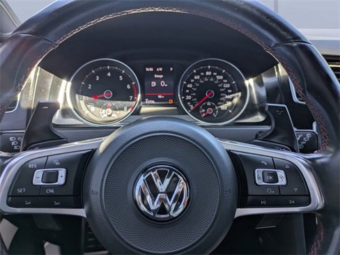 Used 2017 Volkswagen GTI SE image 32
