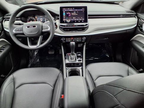New 2025 Jeep Compass Limited image 8