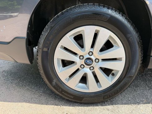 Used 2015 Subaru Outback 2.5i Premium image 9