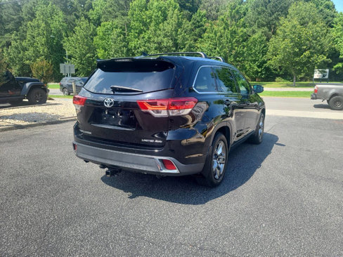 Used 2017 Toyota Highlander Limited Platinum image 7
