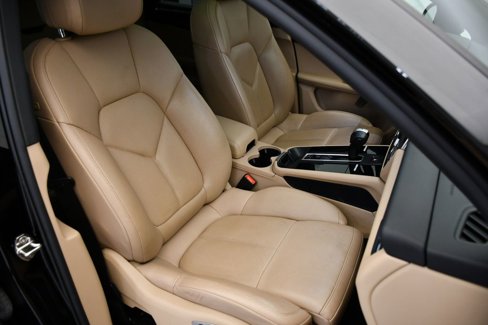 Certified 2023 Porsche Macan image 49