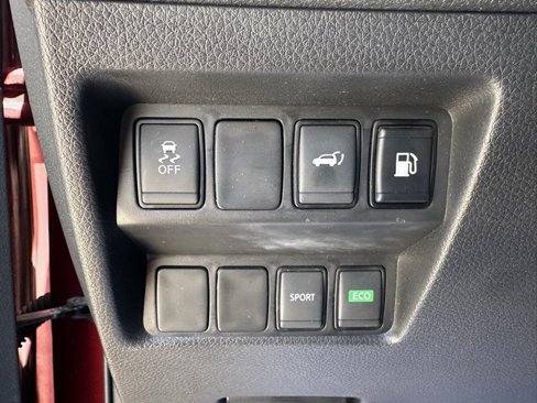 Used 2018 Nissan Rogue SV image 20