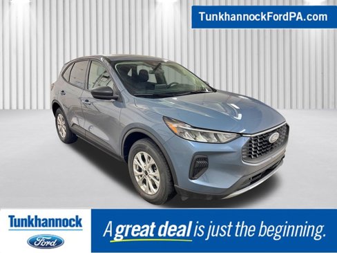 Used 2025 Ford Escape Active w/ Cold Weather Package image 1