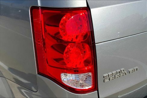 Used 2019 Dodge Grand Caravan SE image 26