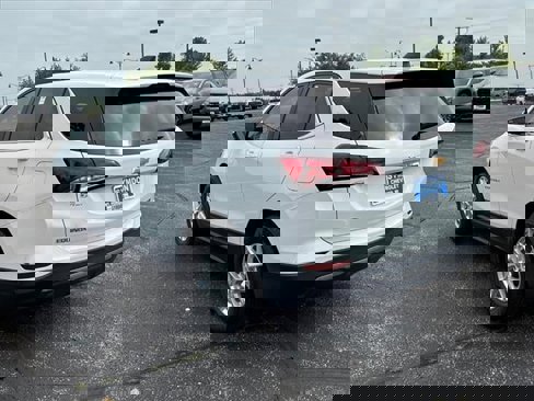 Certified 2022 Chevrolet Equinox LT image 3