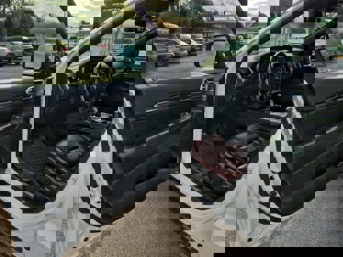 Used 2018 Jeep Grand Cherokee Limited image 11