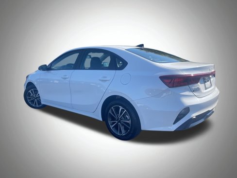Used 2023 Kia Forte LXS image 9