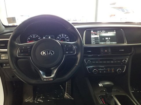 Used 2017 Kia Optima SX image 4