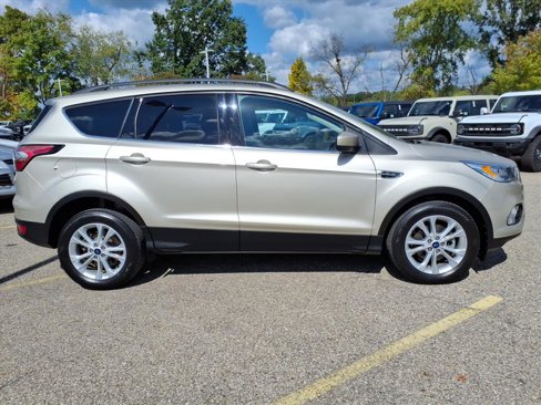 Certified 2017 Ford Escape SE w/ Equipment Group 201A image 9