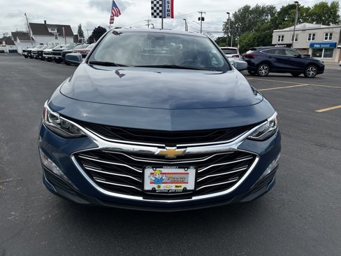 Used 2024 Chevrolet Malibu LT image 2