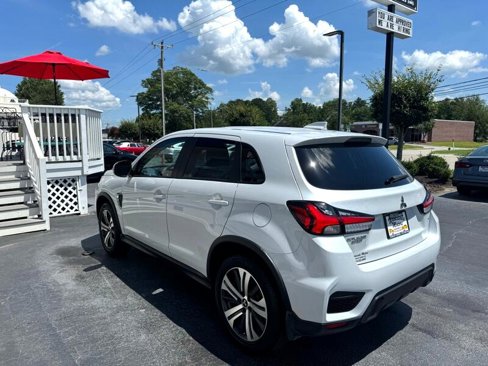 Used 2022 Mitsubishi Outlander Sport SE image 6